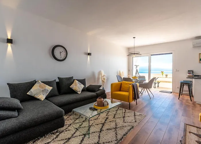 Magnifique Vue Mer, Spacieux Et Traversant Daire *