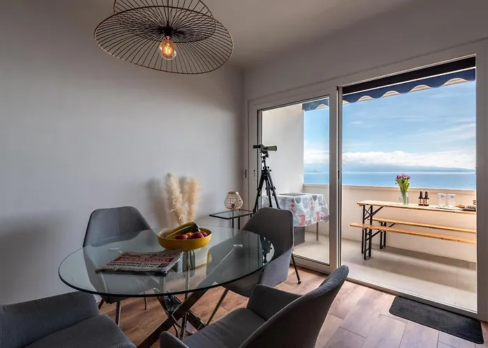 Magnifique Vue Mer, Spacieux Et Traversant Ajaccio (Corsica)