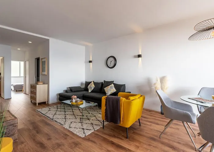 Magnifique Vue Mer, Spacieux Et Traversant *