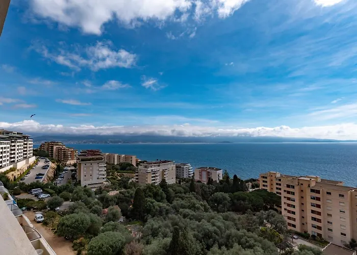 Magnifique Vue Mer, Spacieux Et Traversant *