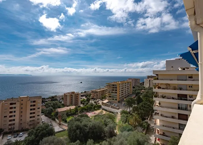 Magnifique Vue Mer, Spacieux Et Traversant